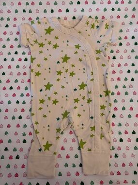Hanna Andersson Cream One-Piece with Green Star Print